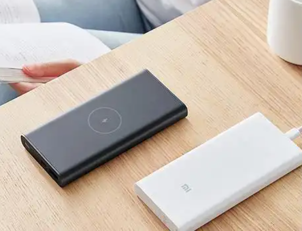 小米无线充电宝标准版边充边放吗
