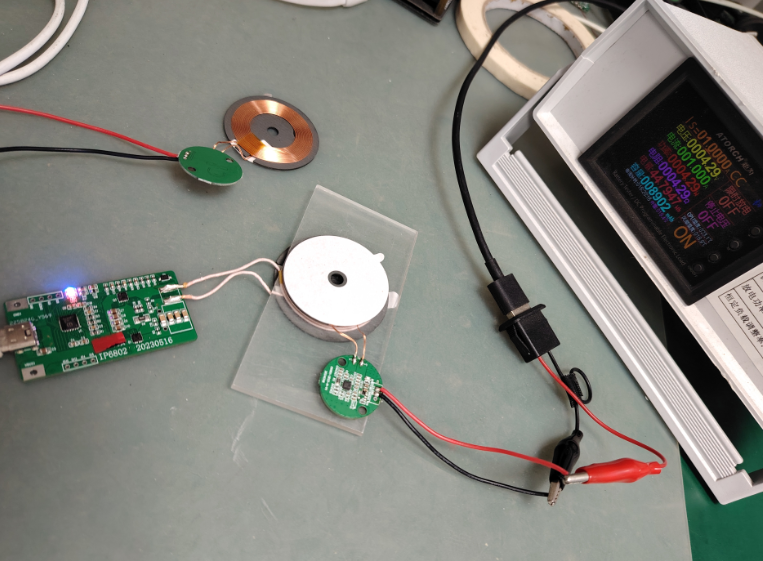 无线充电技术应用的原理是无线电波吗？