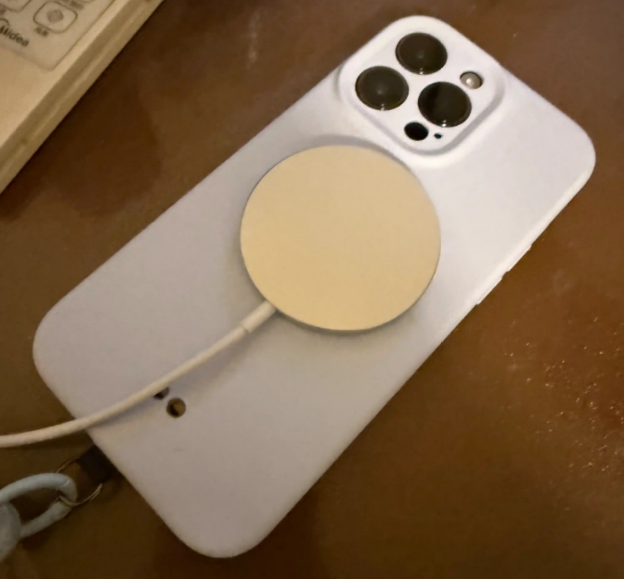 苹果无线充电15W快吗